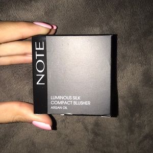 Note cosmetics luminous silk compact blusher